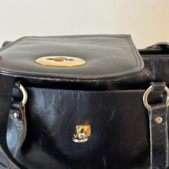 Vintage Etienne Aigner black leather purse - Picture 6 of 15